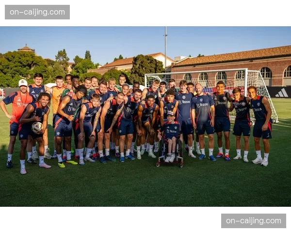 大学橄榄球重磅对决：加州大学伯克利分校在最后时刻射门得分，险胜宿敌杨百翰大学